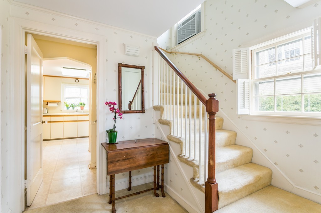 43 Kenney Street Needham, MA 02492 - Photo 4 of 30