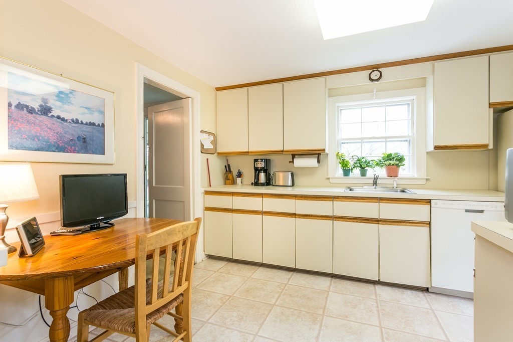 43 Kenney Street Needham, MA 02492 - Photo 10 of 30