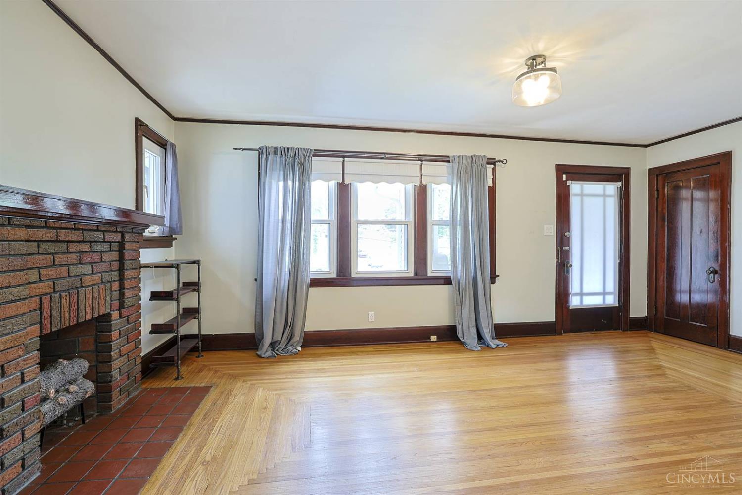 5719 Lester Road Cincinnati, OH 45213 - Photo 7 of 29