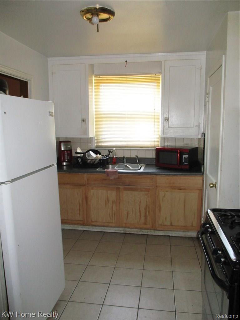 14001 Ashton Road Detroit, MI 48223 - Photo 8 of 11 IMG_0192.JPG