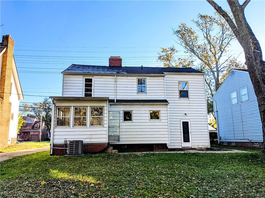 1256 Richmond Road Cleveland, OH 44124 - Photo 25 of 27 Back Exterior