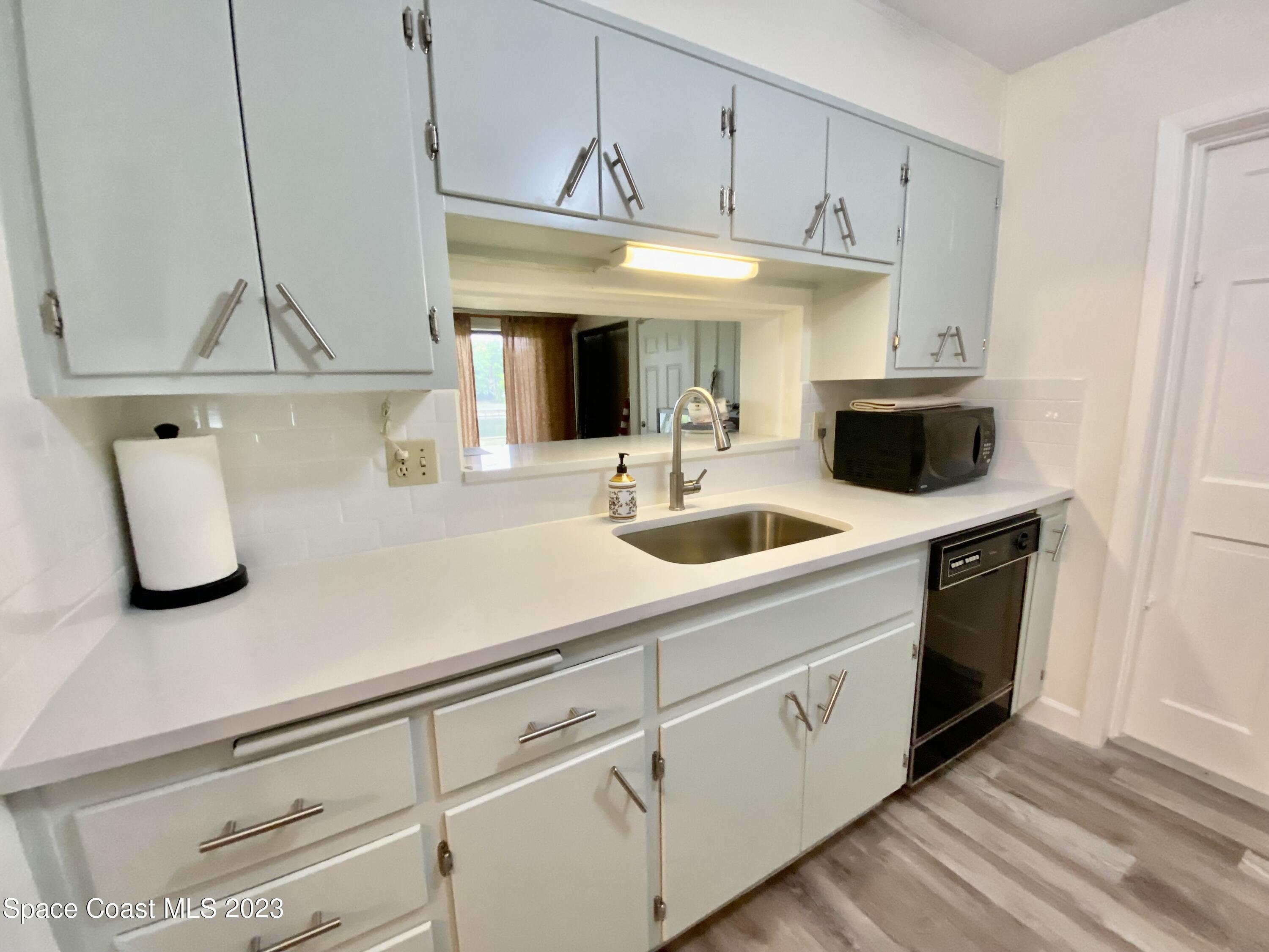 110 Deleon Road Cocoa Beach, FL 32931 - Photo 11 of 26 Kitchen