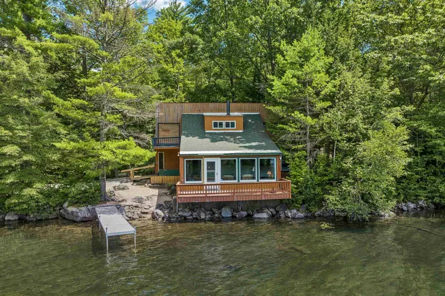 $832,500 | 4 Pike Island Road, Meredith, NH 03253