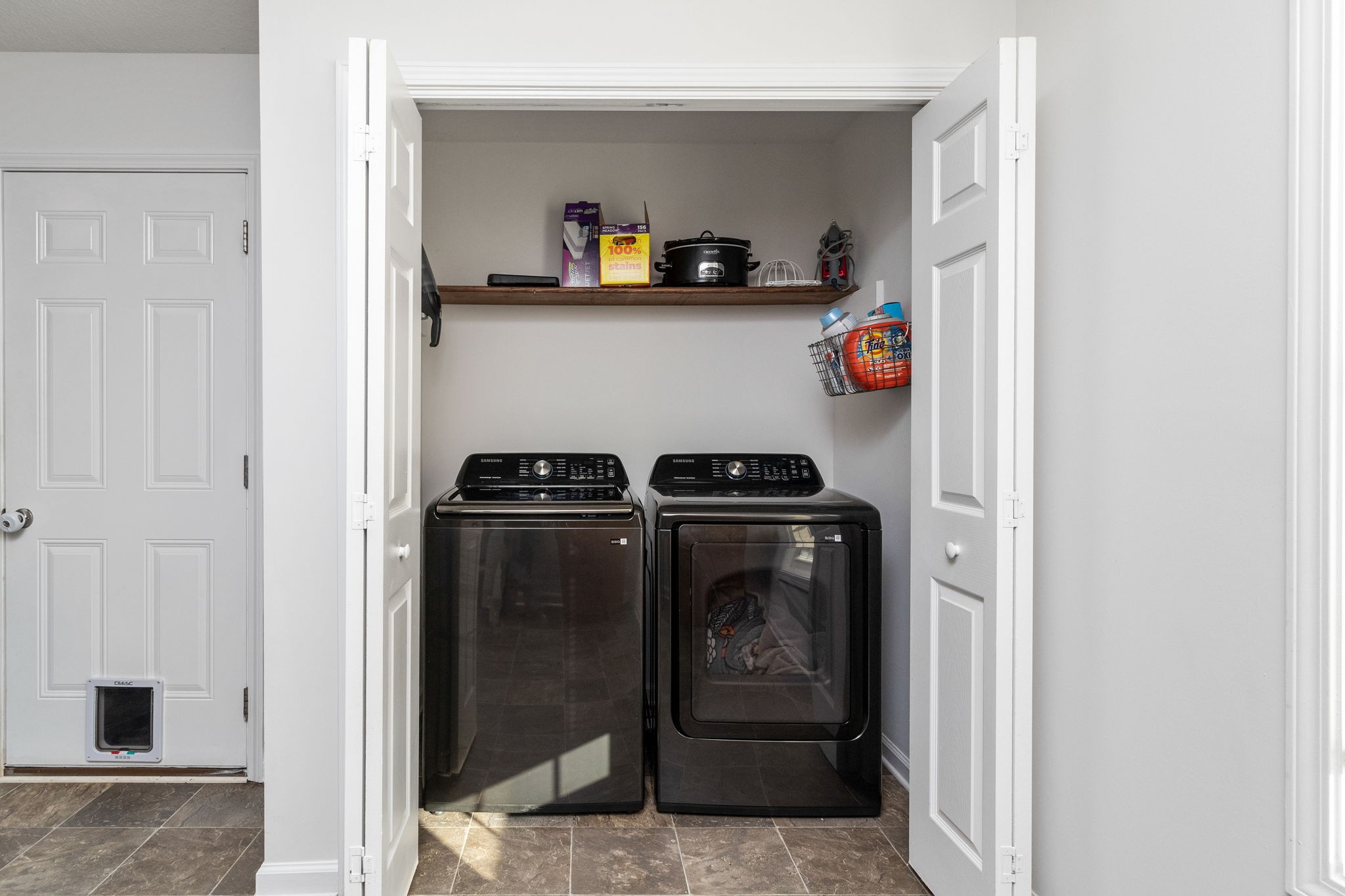 949 Hugh Hunter Road Oak Grove, KY 42262 - Photo 11 of 21 a utility room with washing machine