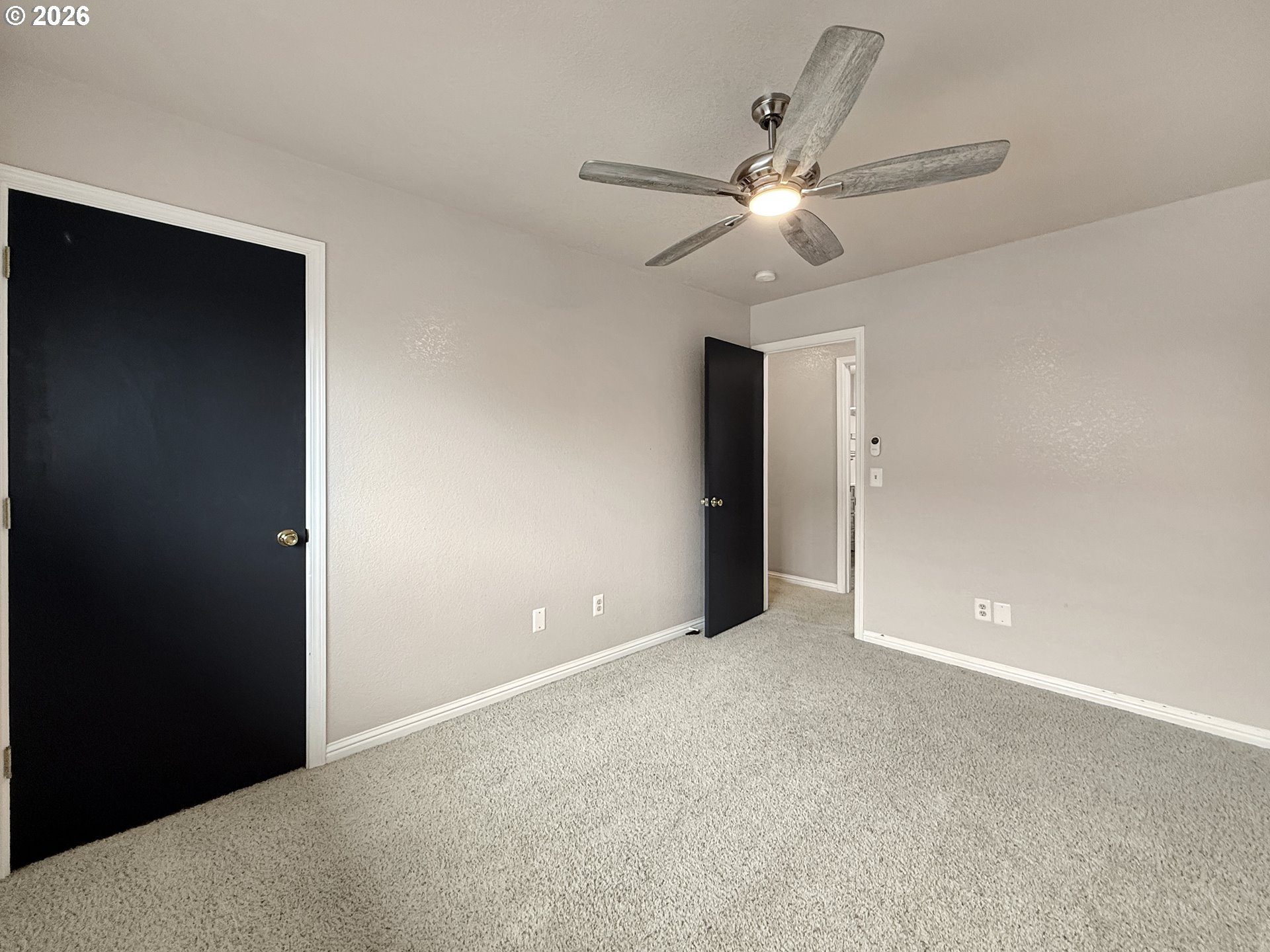 325 Matot Street, Unit B Brookings, OR 97415 - Photo 20 of 28 a view of an empty room