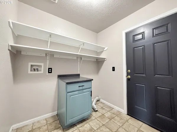 $300,000 | 325 Matot Street, Unit B, Brookings, OR 97415