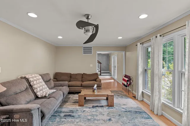 $3,250 | 327 Plantation Drive, New Bern, NC 28562