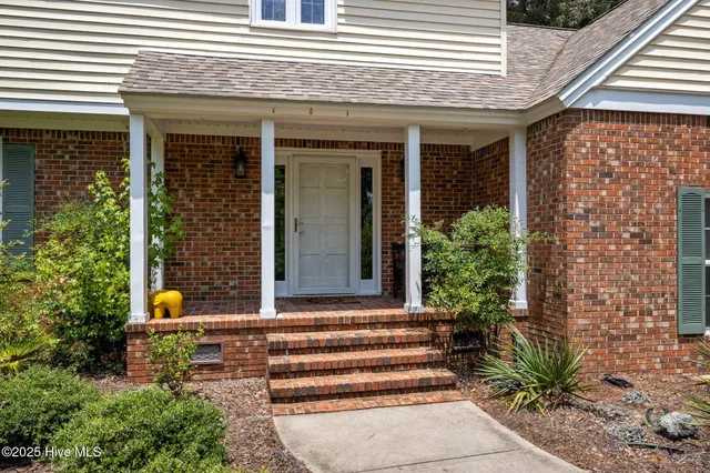 $3,250 | 327 Plantation Drive, New Bern, NC 28562