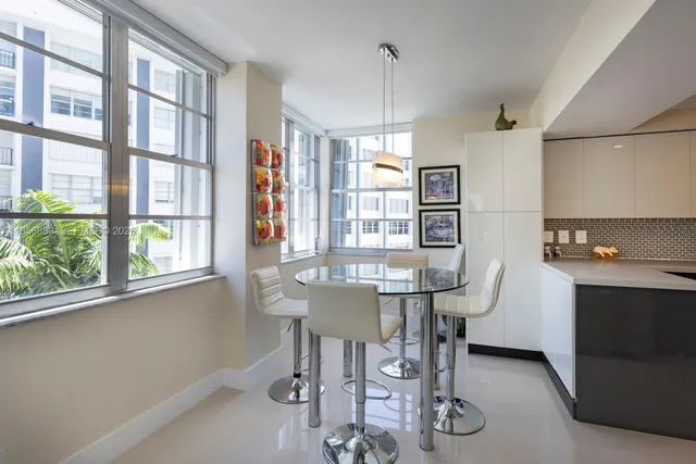$1,150,000 | 5660 Collins Avenue, Unit 4B, Miami Beach, FL 33140