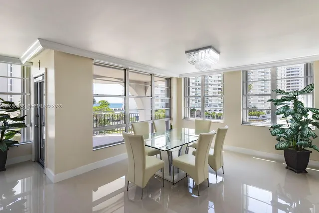 $1,150,000 | 5660 Collins Avenue, Unit 4B, Miami Beach, FL 33140