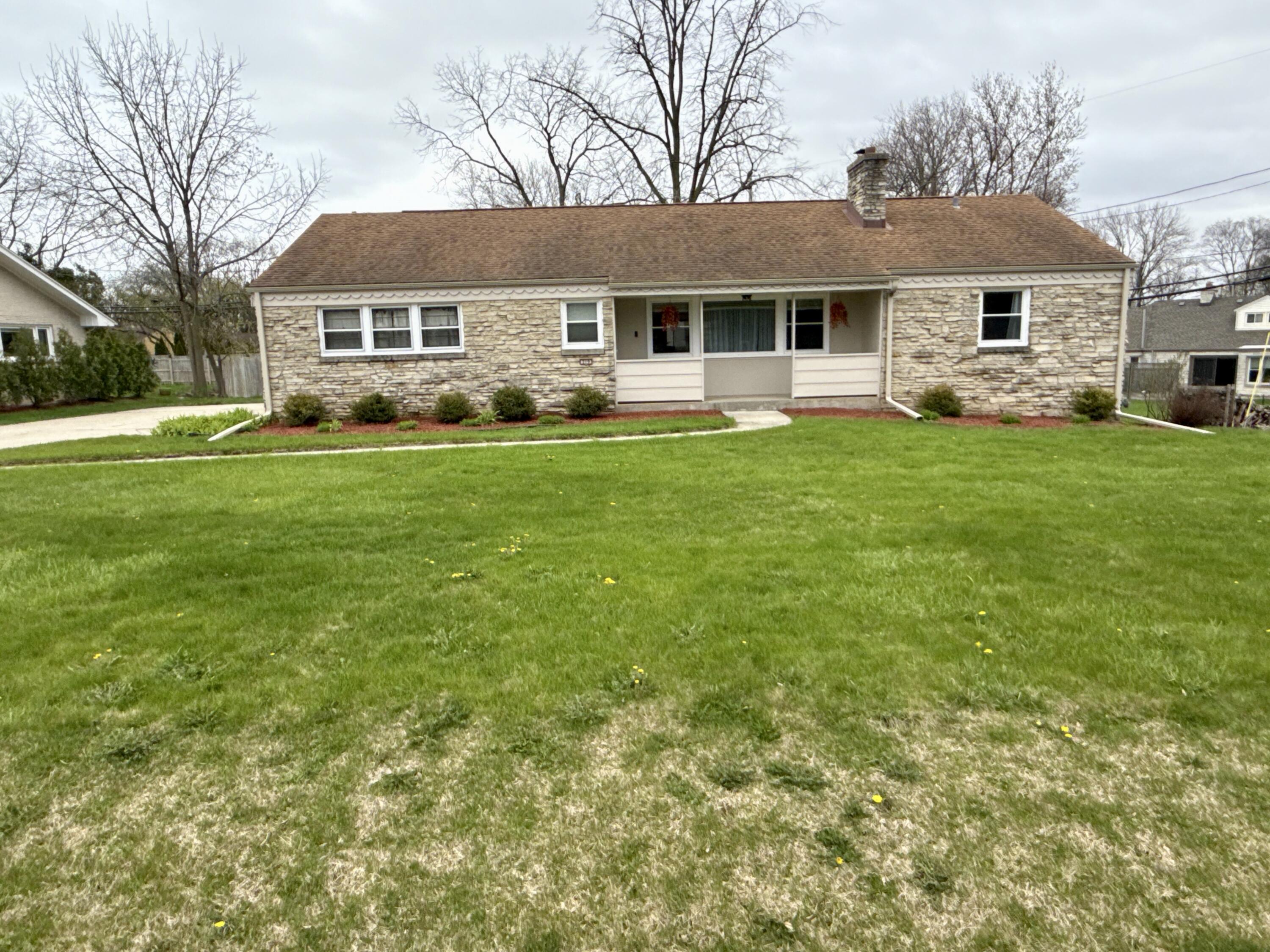 219 West Daphne Road Glendale, WI 53217 - Photo 1 of 1 Front of House