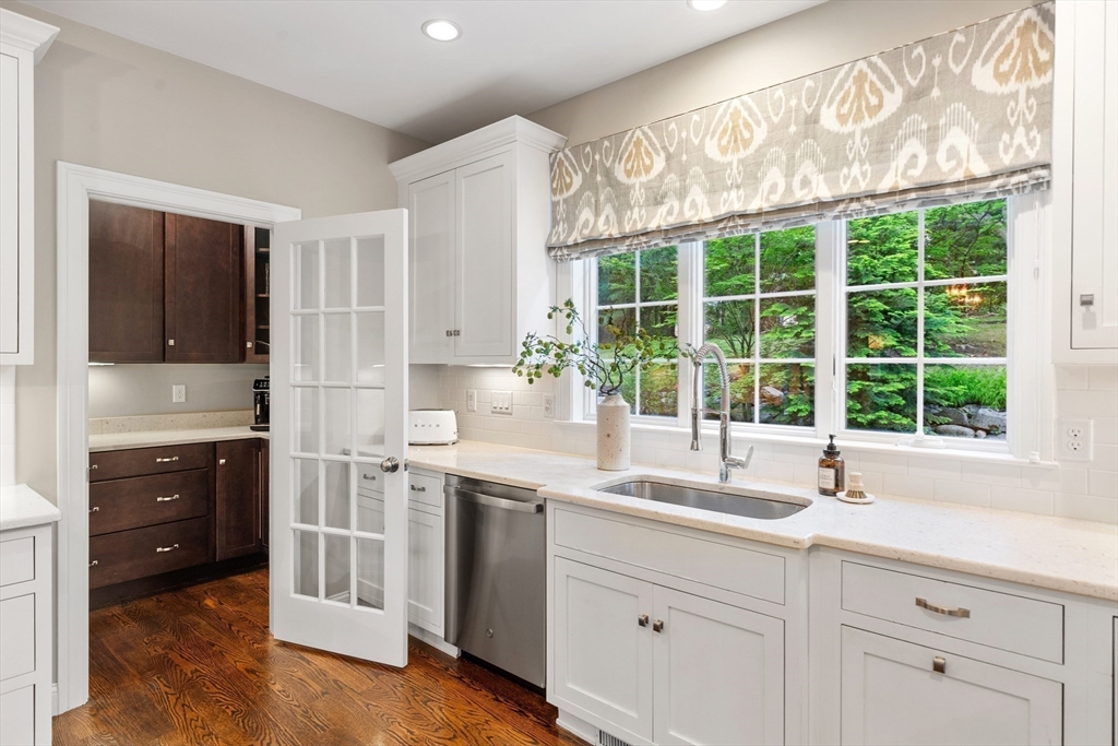 115 Burlington Street Lexington, MA 02420 - Photo 6 of 33