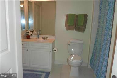 2726 Gallows Road, Unit 1003 Vienna, VA 22180 - Photo 11 of 23 Bath