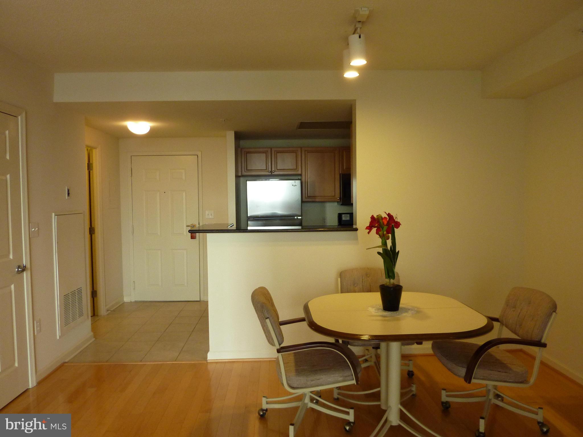 2726 Gallows Road, Unit 1003 Vienna, VA 22180 - Photo 5 of 23 Dining Room