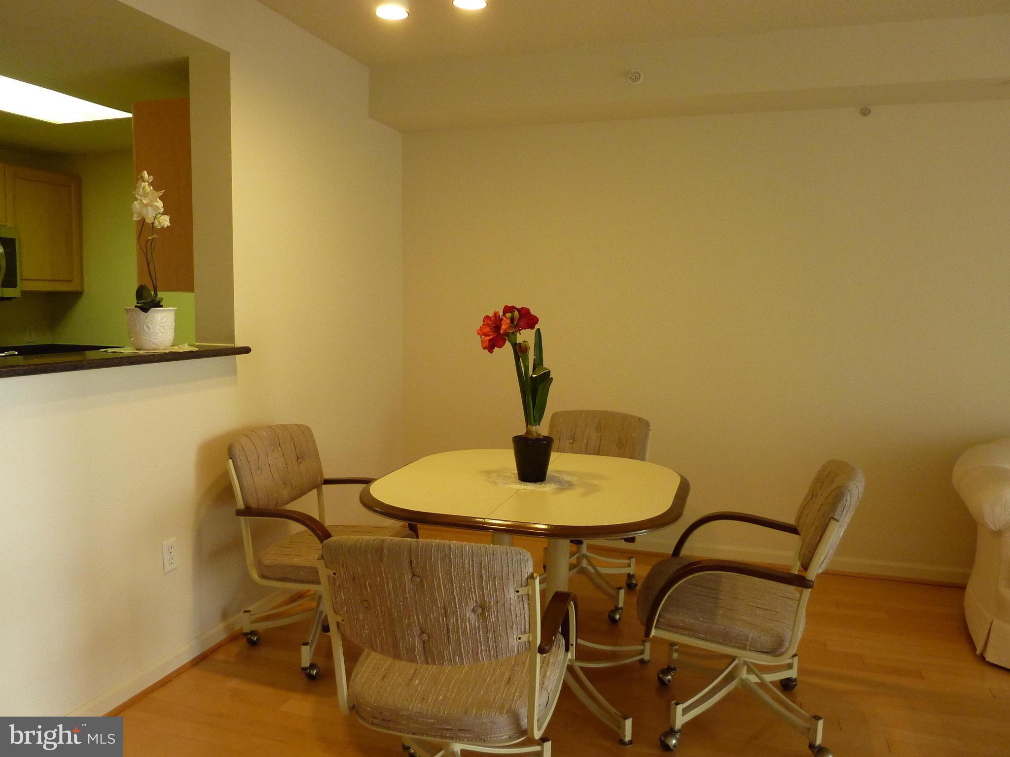 2726 Gallows Road, Unit 1003 Vienna, VA 22180 - Photo 6 of 23 Dining Room