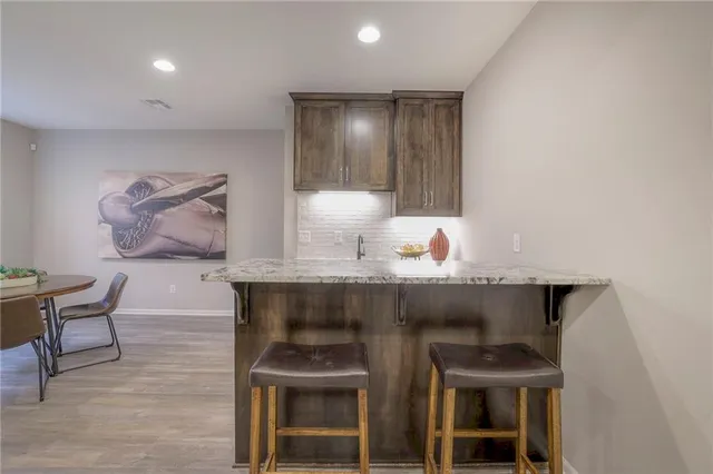 $903,778 | 12501 138th Place, Overland Park, KS 66221