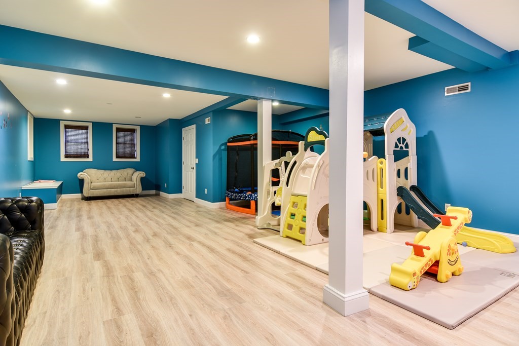 24 Meadowbrook Road Dover, MA 02030 - Photo 19 of 31 Gallery Image 19