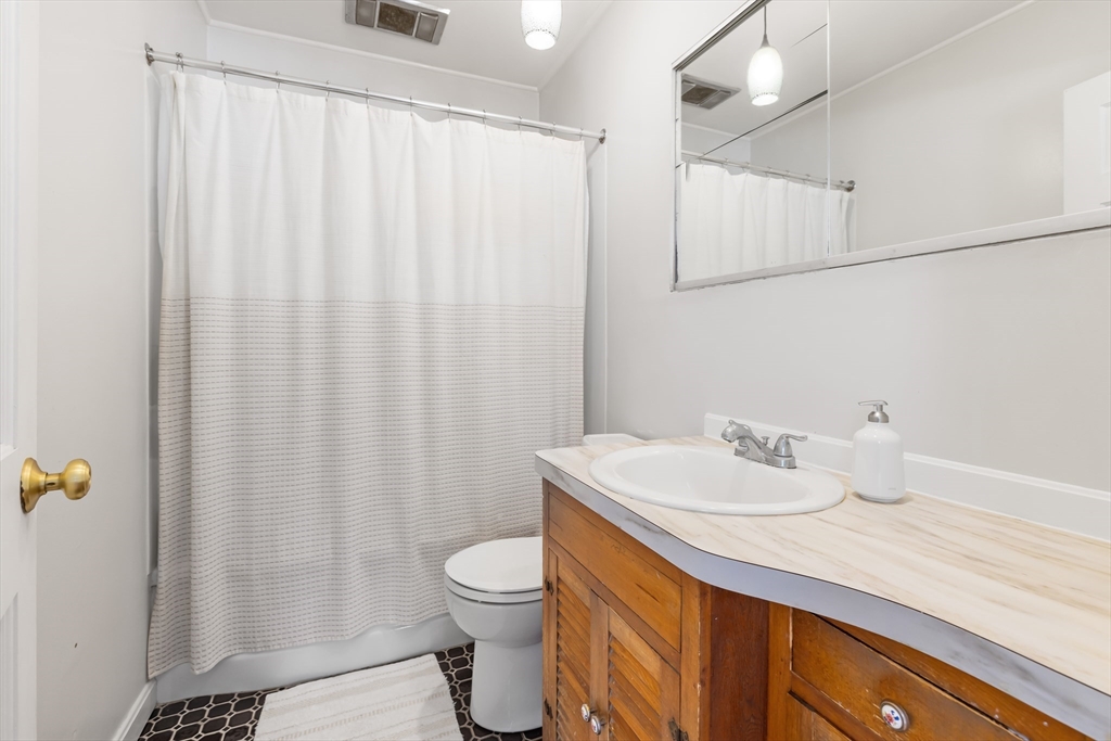 14 Hardwick Road Natick, MA 01760 - Photo 19 of 39