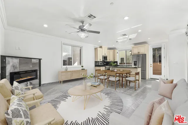 $4,995 | 2017 South Centinela Avenue, Unit B, Santa Monica, CA 90404