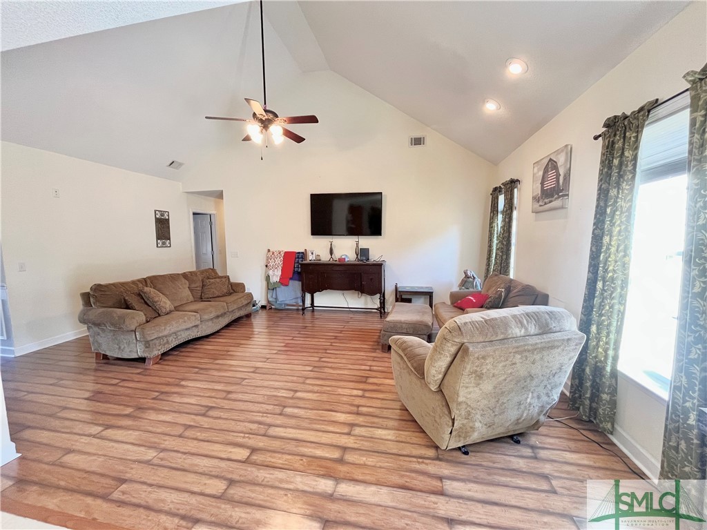 202 Wood Duck Way Springfield, GA 31329 - Photo 9 of 41 Vaulted Ceiling