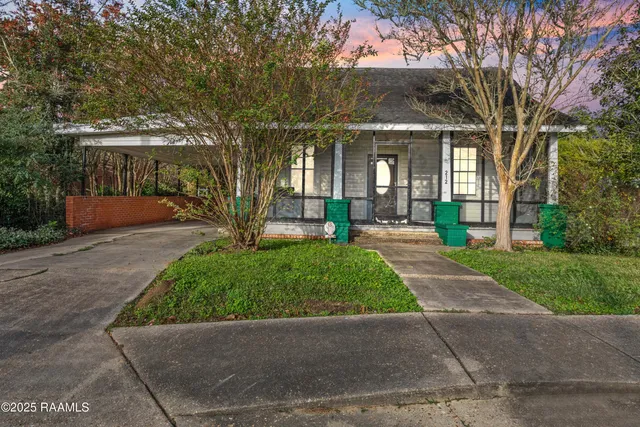 $160,000 | 212 South Jefferson Street, Abbeville, LA 70510