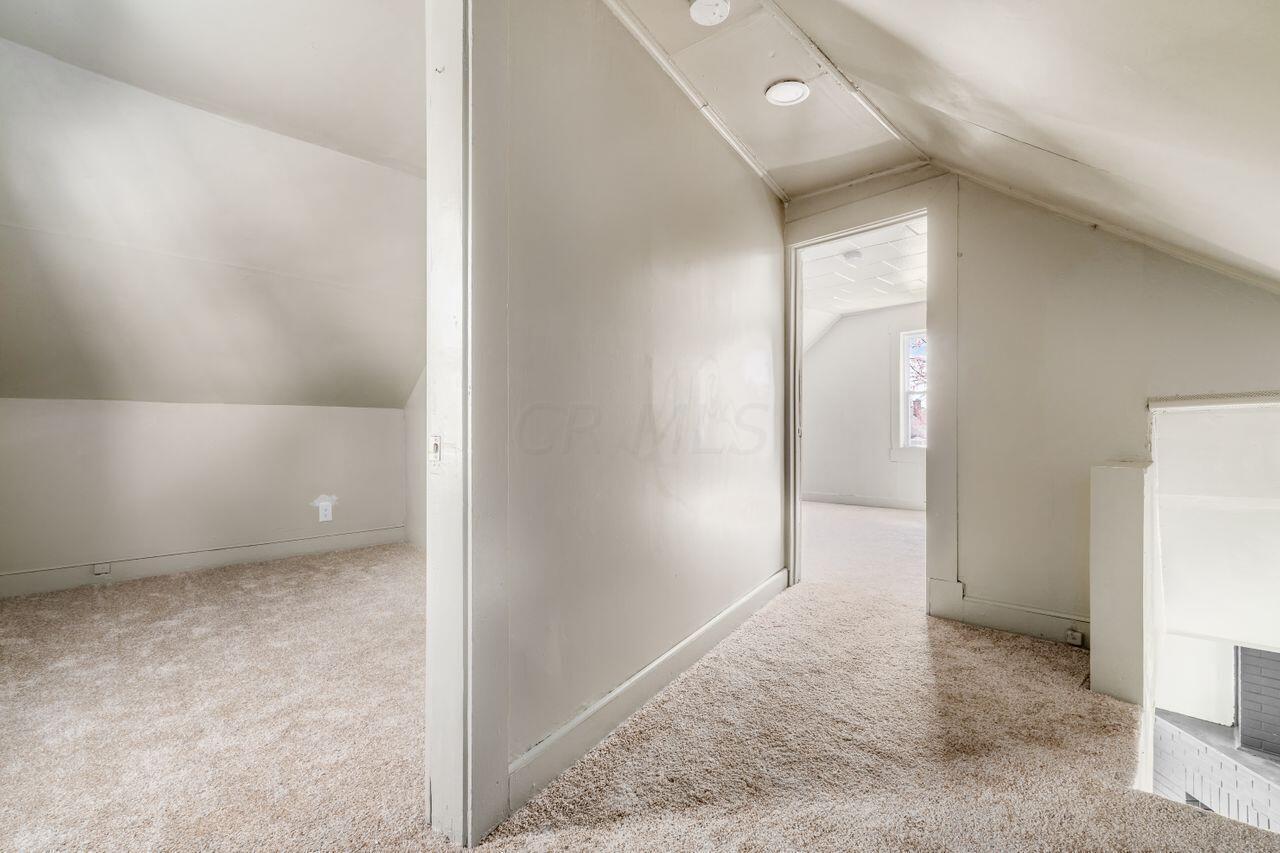 574 South Hampton Road Columbus, OH 43213 - Photo 16 of 28 S_-_574_S_Hampton_Rd_-_056