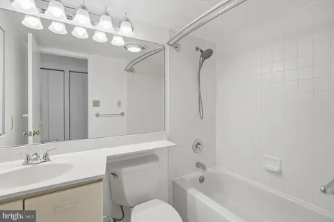 $269,000 | 2111 Wisconsin Avenue Northwest, Unit 524, Washington, DC 20007