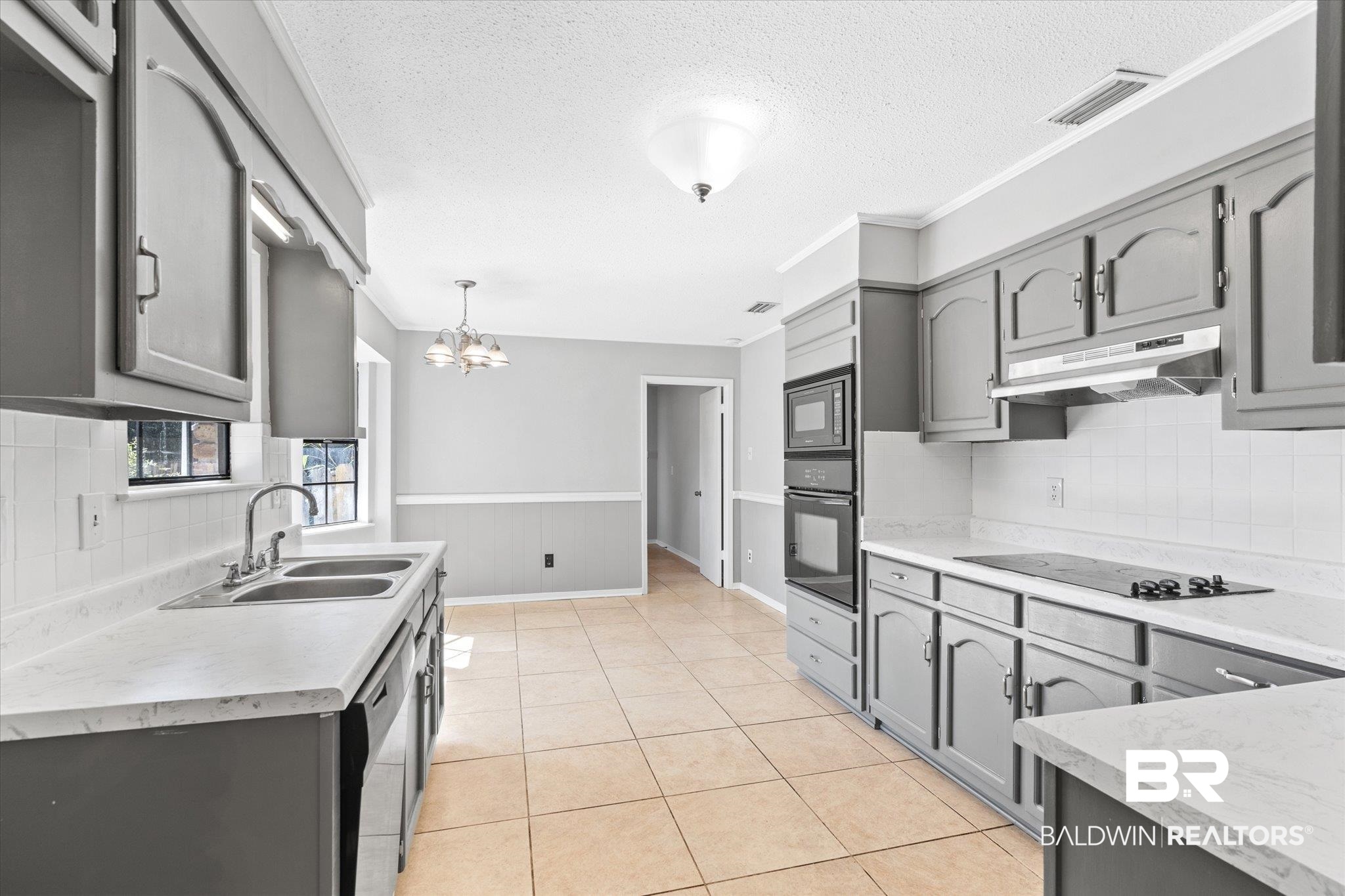 1058 Aberdeen Court North Mobile, AL 36609 - Photo 9 of 32