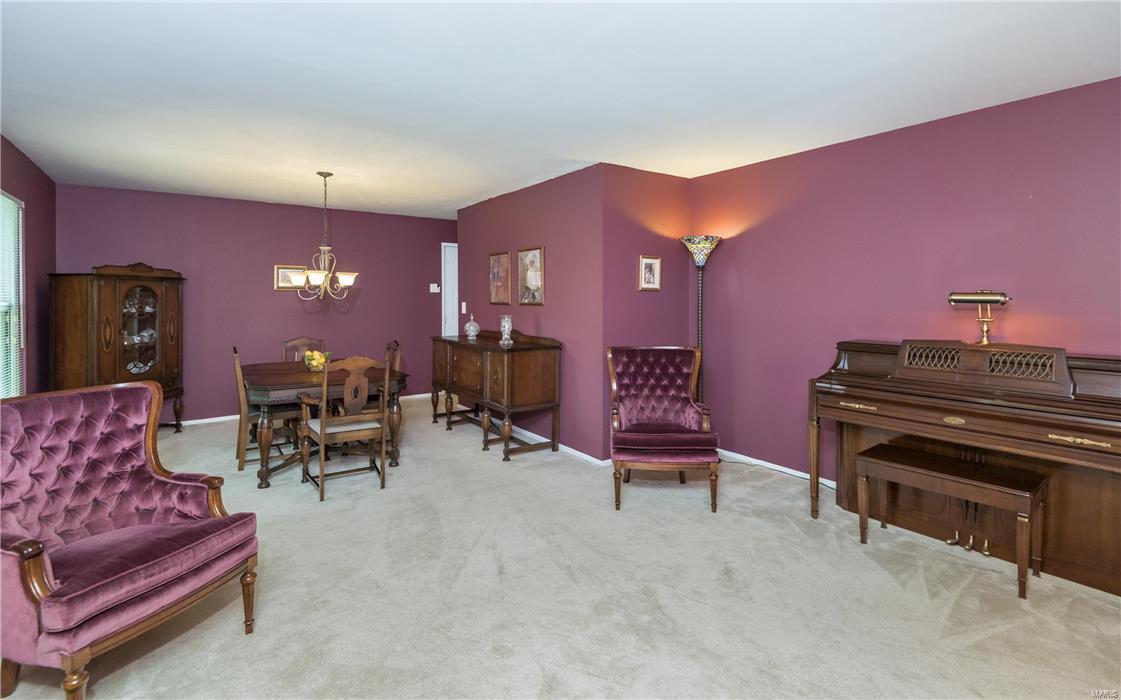 303 Portwind Place Ballwin, MO 63021 - Photo 2 of 25 Gallery Image 2
