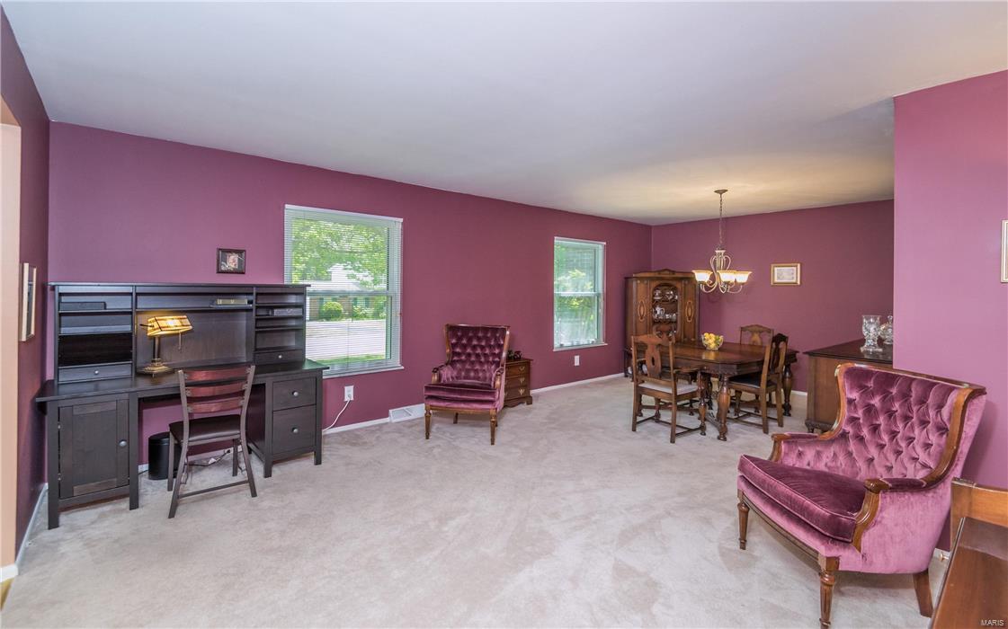 303 Portwind Place Ballwin, MO 63021 - Photo 3 of 25 Gallery Image 3