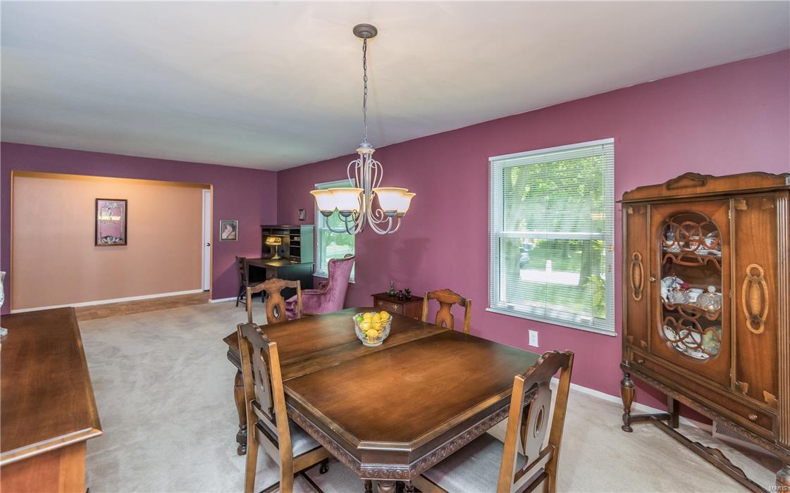 303 Portwind Place Ballwin, MO 63021 - Photo 4 of 25 Gallery Image 4