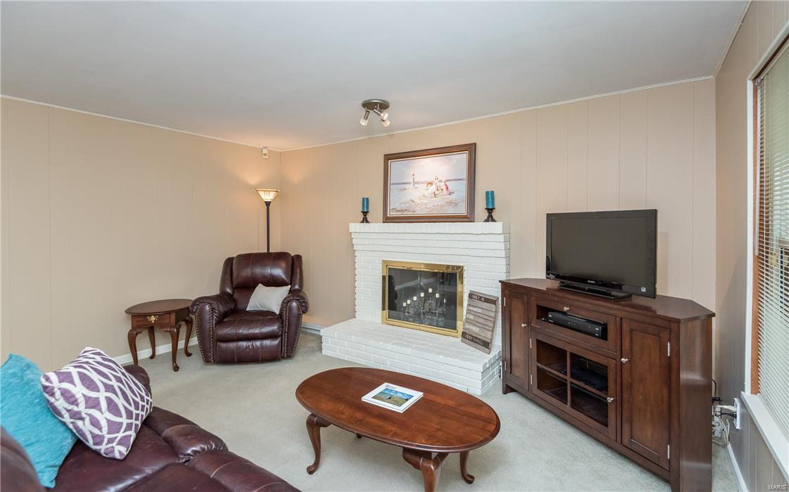 303 Portwind Place Ballwin, MO 63021 - Photo 6 of 25 Gallery Image 6