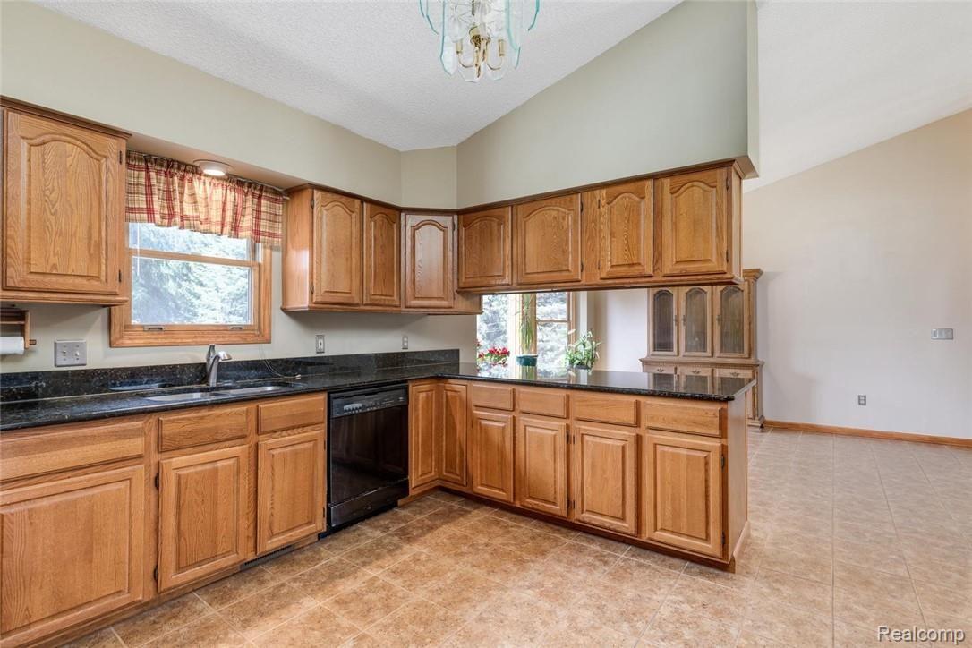 27227 King Road Romulus, MI 48174 - Photo 13 of 23 27227 King Rd Brownstown-large-009-4-27227 King Road Brownstown MI-1500x1000-72dpi.jpg