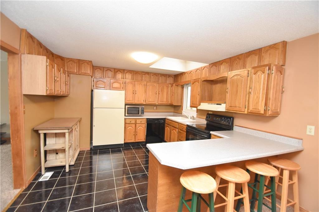 515 Grandison Road Greenfield, IN 46140 - Photo 2 of 17 Gallery Image 2