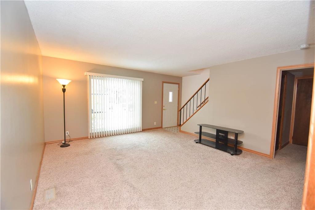 515 Grandison Road Greenfield, IN 46140 - Photo 3 of 17 Gallery Image 3