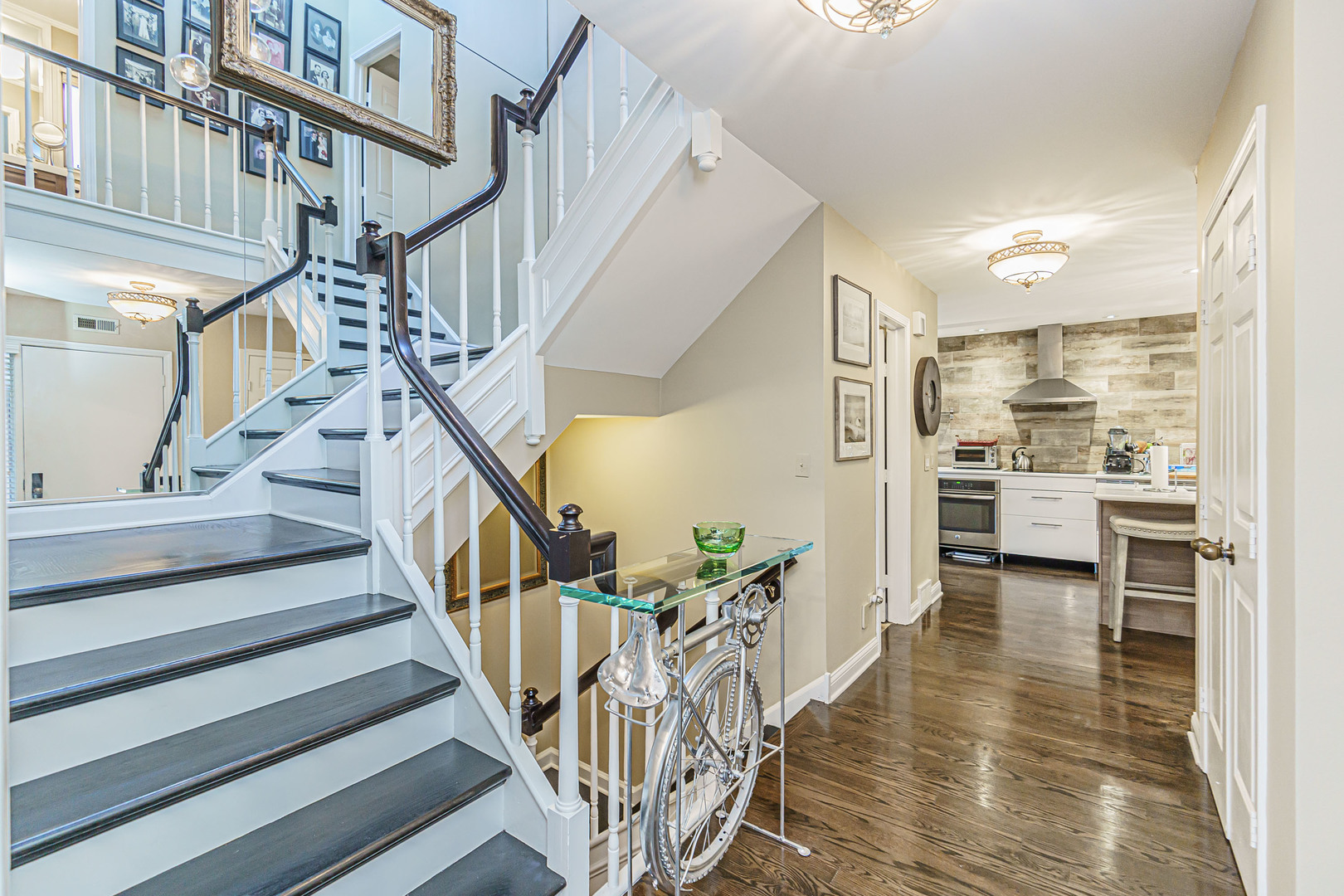 23 Park Lane Park Ridge, IL 60068 - Photo 3 of 24 Gallery Image 3