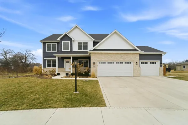 a view of house and outdoor space