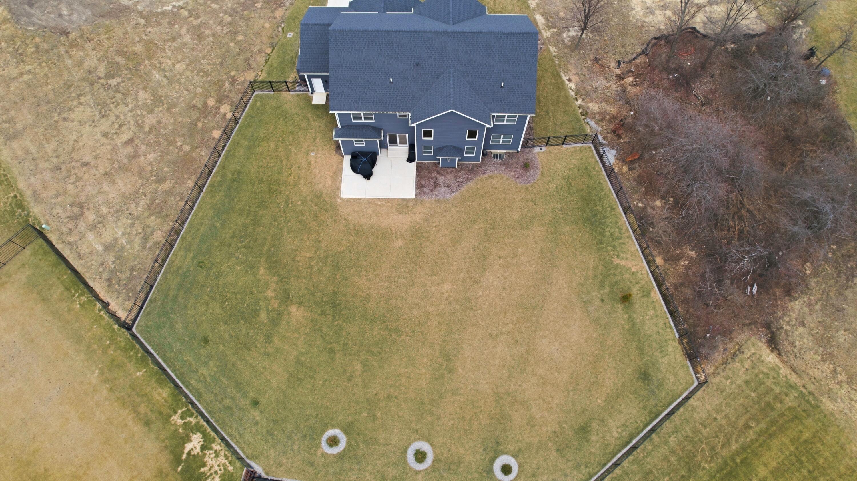 11200 Oak Ridge Court Crown Point, IN 46307 - Photo 2 of 43 a bathroom with a shower
