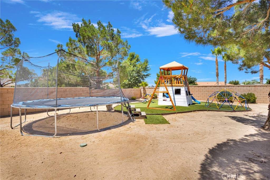 19581 Powhatan Road Apple Valley, CA 92308 - Photo 67 of 80