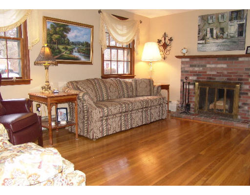 15 Huntley Road Hingham, MA 02043 - Photo 2 of 8 Gallery Image 2