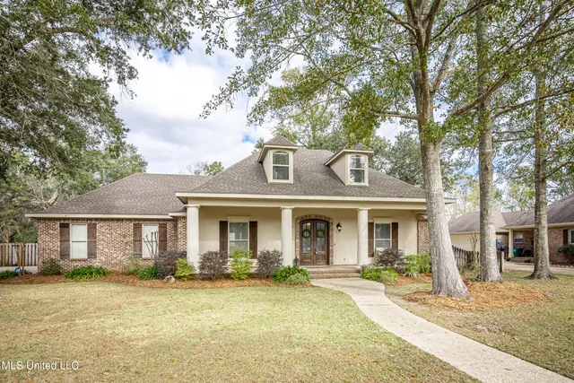 $635,000 | 3208 Oakleigh Circle, Ocean Springs, MS 39564