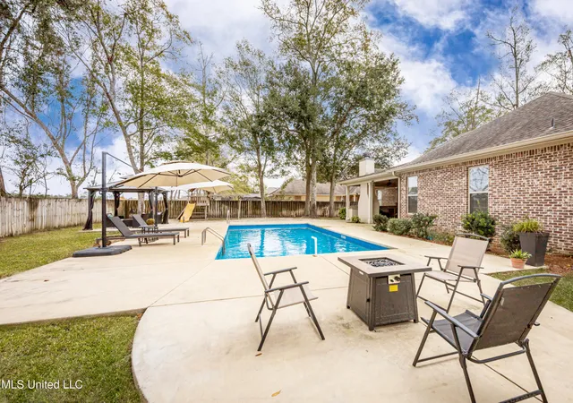 $635,000 | 3208 Oakleigh Circle, Ocean Springs, MS 39564