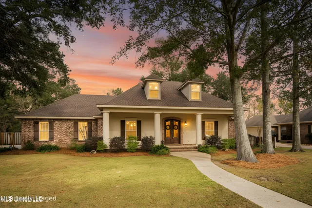 $635,000 | 3208 Oakleigh Circle, Ocean Springs, MS 39564