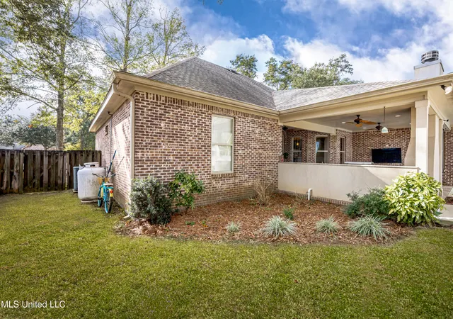 $635,000 | 3208 Oakleigh Circle, Ocean Springs, MS 39564