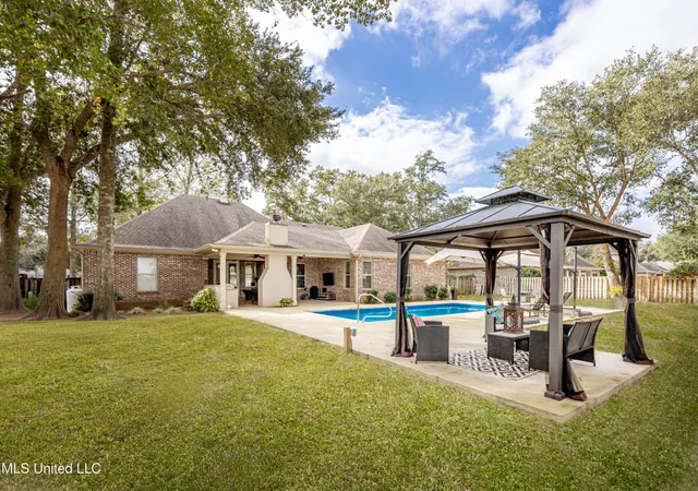 $635,000 | 3208 Oakleigh Circle, Ocean Springs, MS 39564