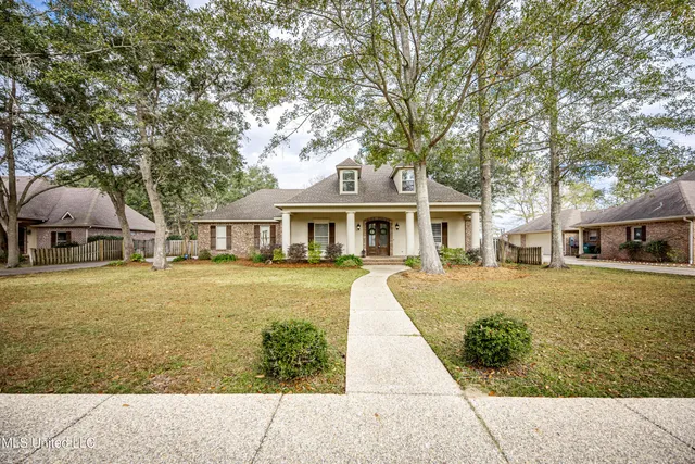 $635,000 | 3208 Oakleigh Circle, Ocean Springs, MS 39564