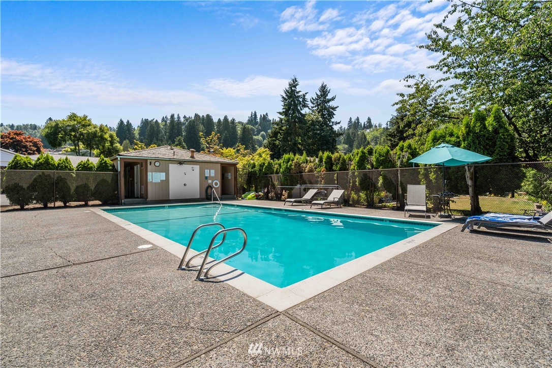 9302 Valhalla Way Bothell, WA 98011 - Photo 3 of 37