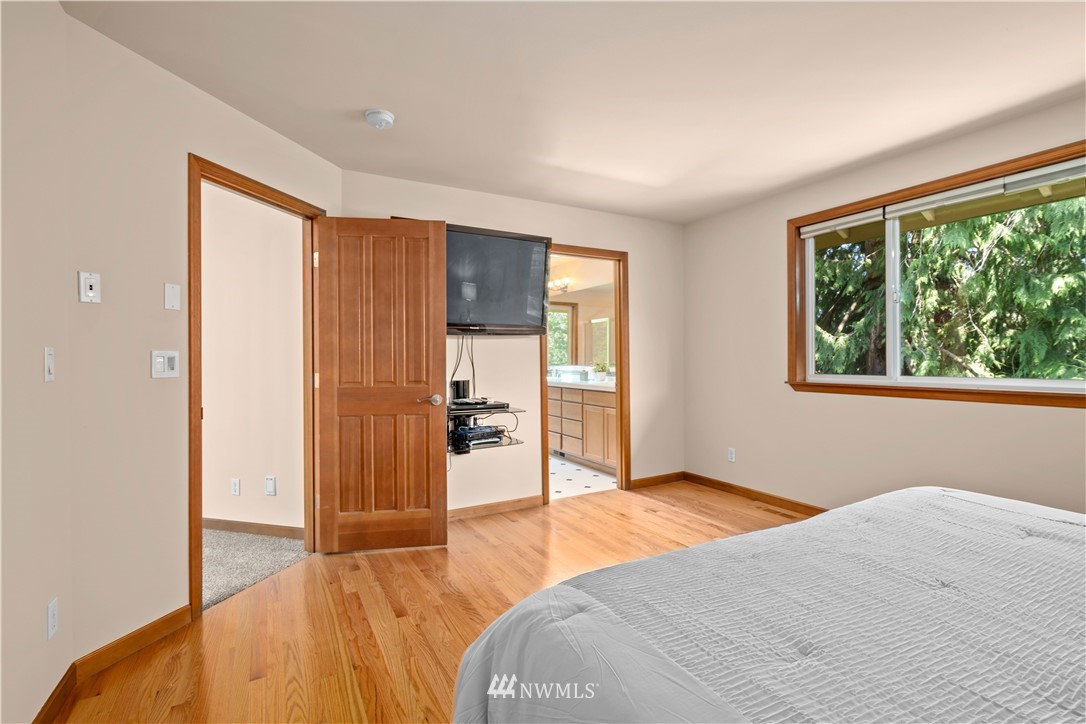 9302 Valhalla Way Bothell, WA 98011 - Photo 23 of 37