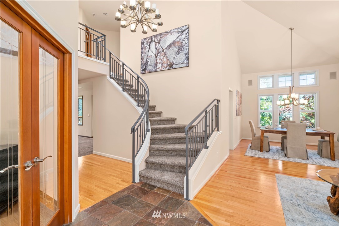 9302 Valhalla Way Bothell, WA 98011 - Photo 4 of 37