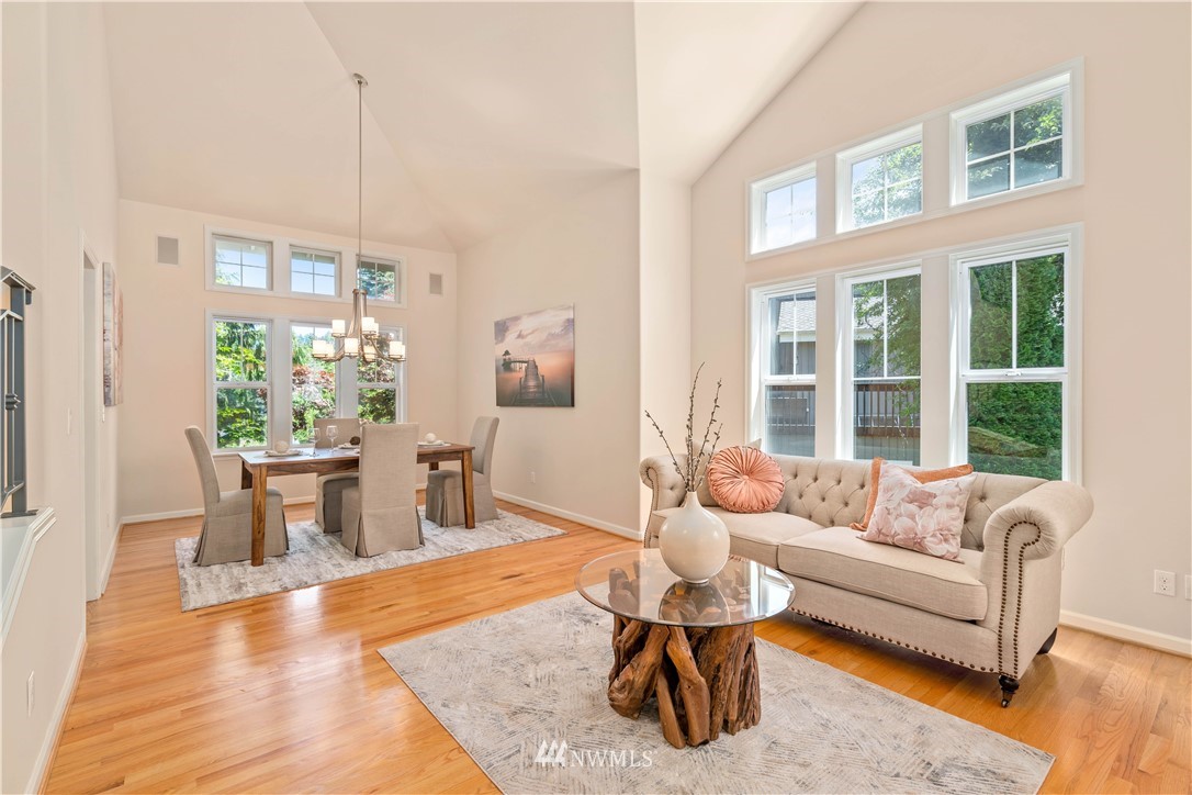 9302 Valhalla Way Bothell, WA 98011 - Photo 5 of 37